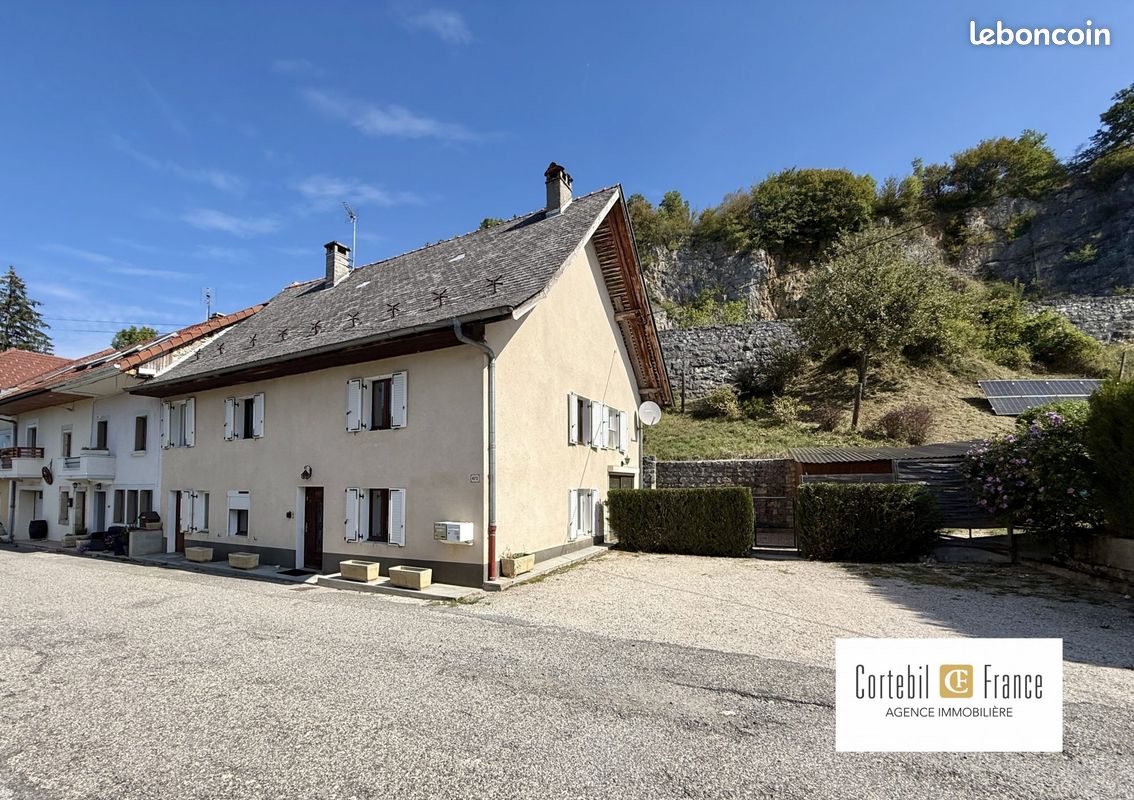 Maison 7 pièces 121 m² · à Cruseilles · 121 m² · 650 000 €