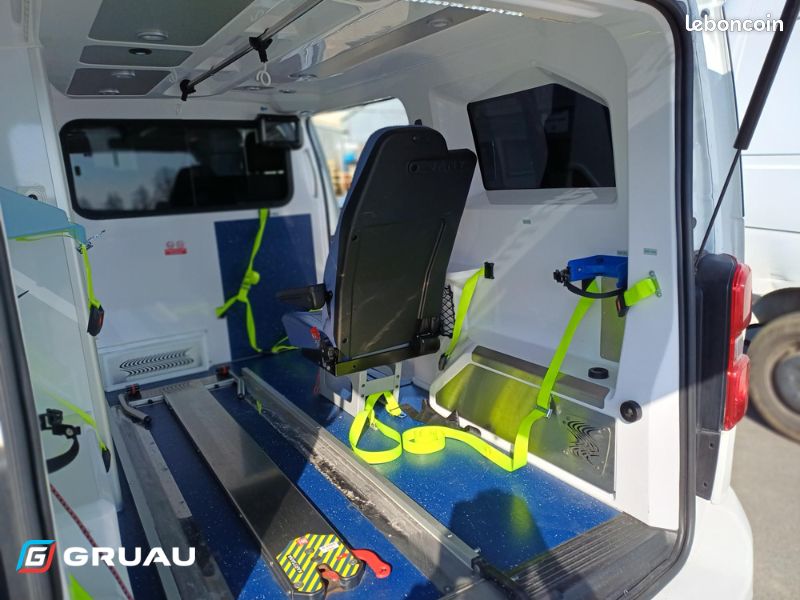 Citroen JUMPY III L2H1 AMBULANCE GIFA GRUAU 2.0 HDI 120 CH 7CV BM SUSPGIFA CONFORT (image 8)