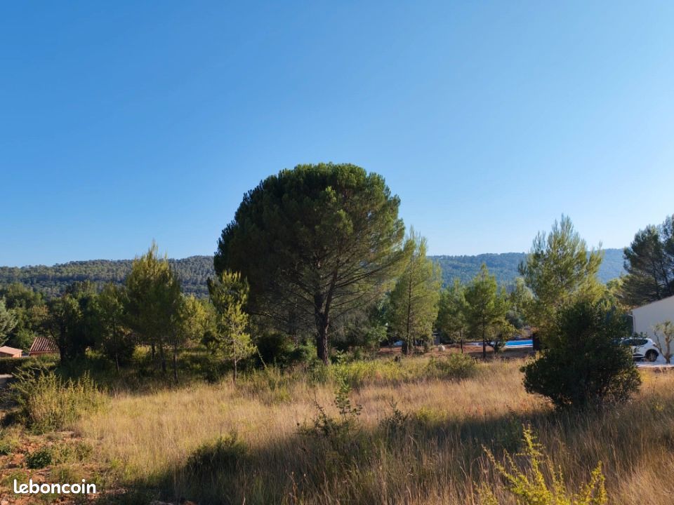 Terrain 900 m² · à Camps-la-Source · 95 000 €