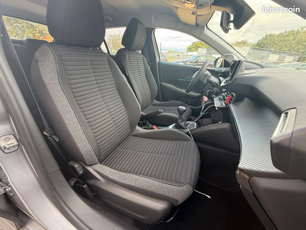 Peugeot 208 II Style (image 7)