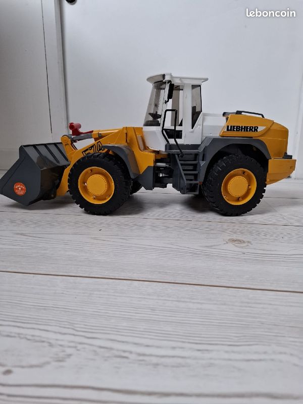 Jouets enfant camion grue et tractopelle bon état (image 3)