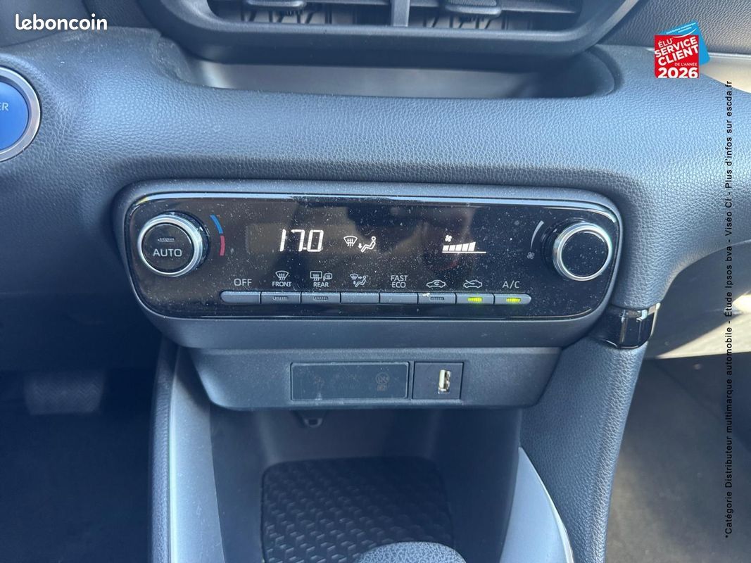 Toyota Yaris 116h Design 5p MY22 (image 21)