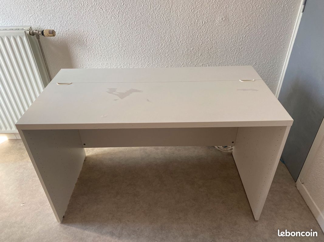 Bureau (image 1)
