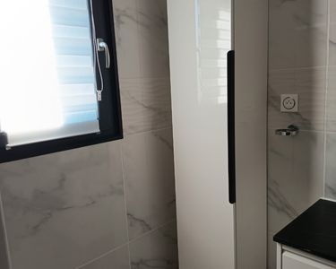 Grand Meuble De Salle De Bain Provence Blanc – Bois Et Marbre – 165cm