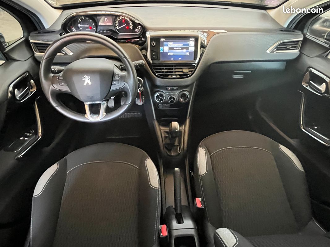 Peugeot 208 1.2 vti 82cv phase 2 107906km 2016 (image 5)