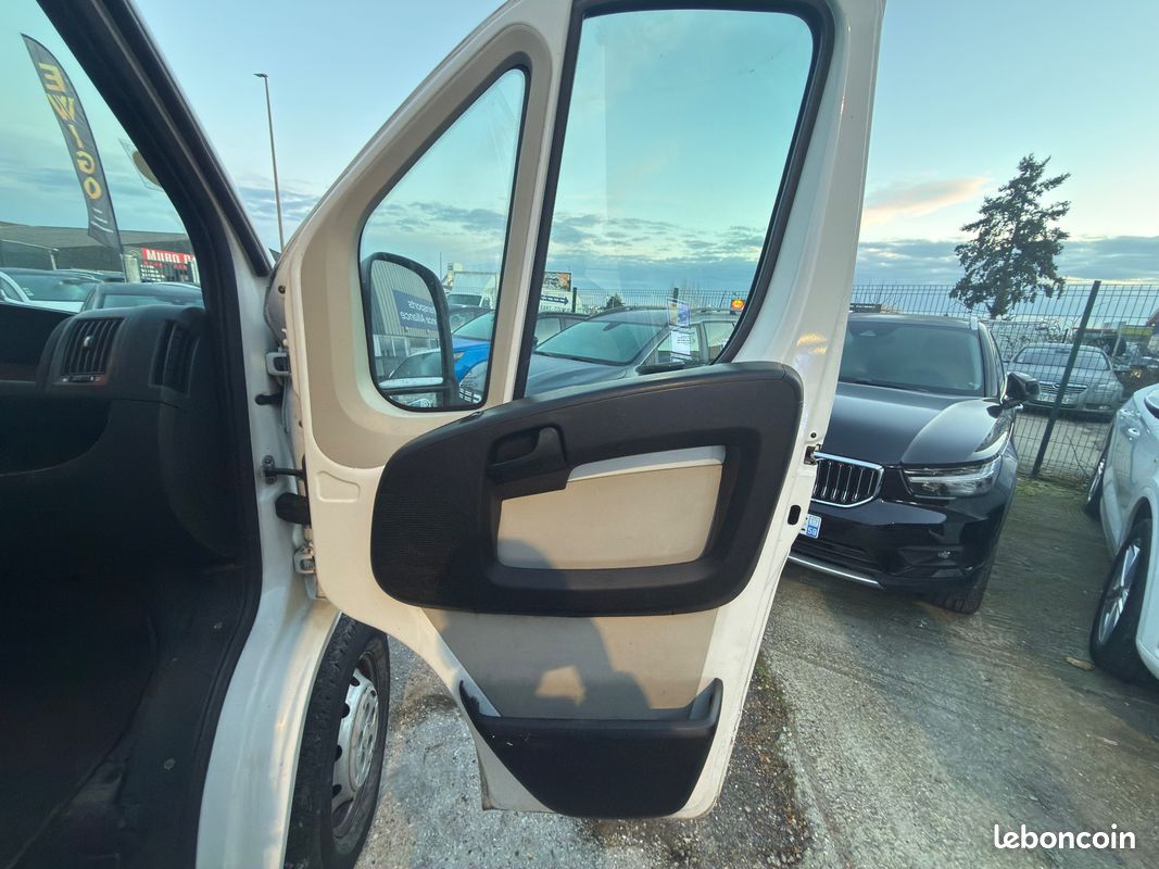 Fiat ducato vu 2.3 mjt - 130ch - caméra de recul - benne articulee - faible kilometrage - attelage (image 17)