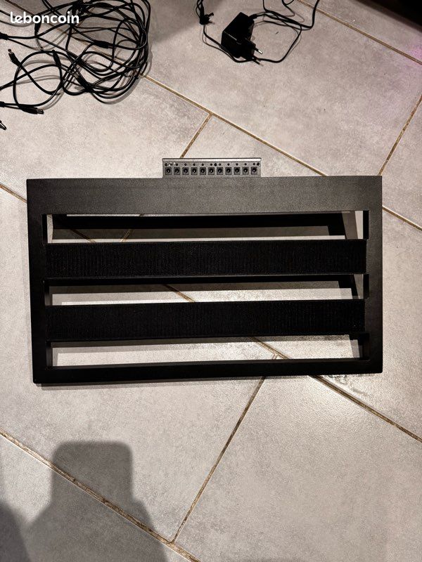 Pedalboard avec alimentation (image 1)