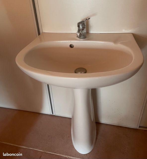 Lavabo avec robinet (image 6)