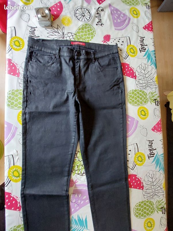 Pantalon noir taille 44 (image 3)