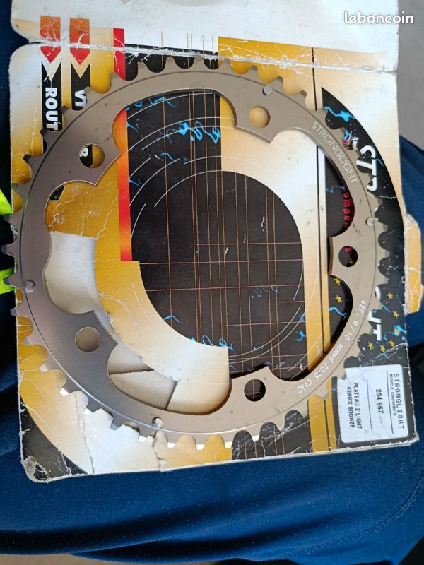 Plateau vélo - STRONGLIGHT - 40 dents - fixation 110 mm - couleur