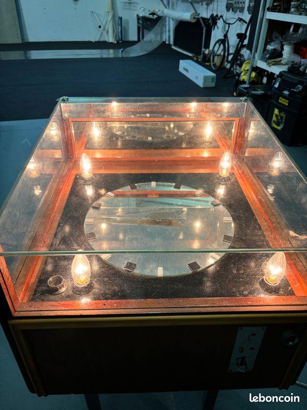 Machine Pousse-Pièces Horloge – Jeu d'arcade à pièces – Attraction foraine (image 1)