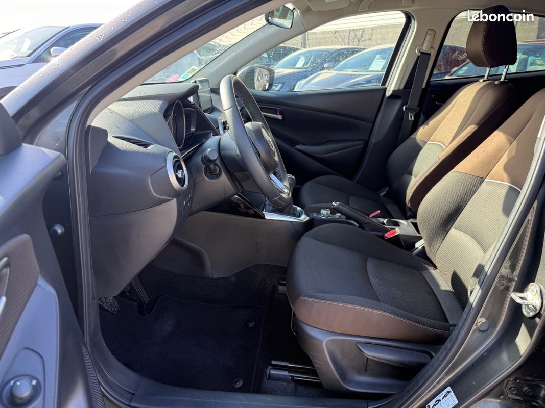 MAZDA 2 1.5 SG-H Signature (image 6)
