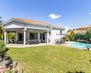 Maison 877 000 € - 211 m²