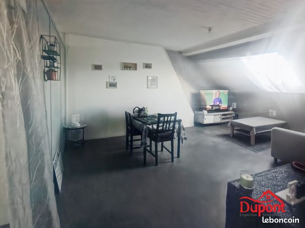 https://img.leboncoin.fr/api/v1/lbcpb1/images/7e/49/22/7e49220b75fa653ba4b1109f163d87bd0ed2fff7.jpg?rule=ad-image