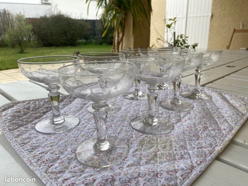 Lot de 8 ravissantes coupes de champagne en Crystal (image 2)