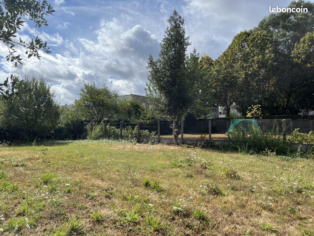 Terrain 673 m² Carquefou · 179 500 €