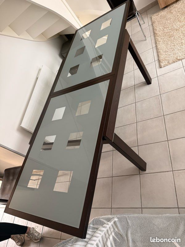 Table (image 3)