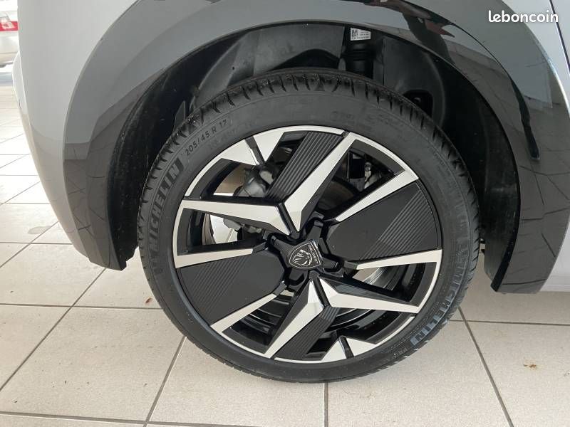Peugeot 208 Hybrid 136 e-DCS6 GT (image 4)