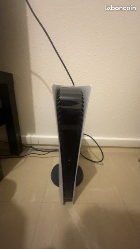 Ps5 digital + 2 manettes (image 1)