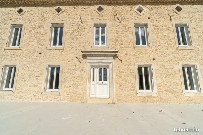 https://img.leboncoin.fr/api/v1/lbcpb1/images/7e/4b/cb/7e4bcbc7fa33bde242ae9d73229bc6b088fbc877.jpg?rule=ad-image