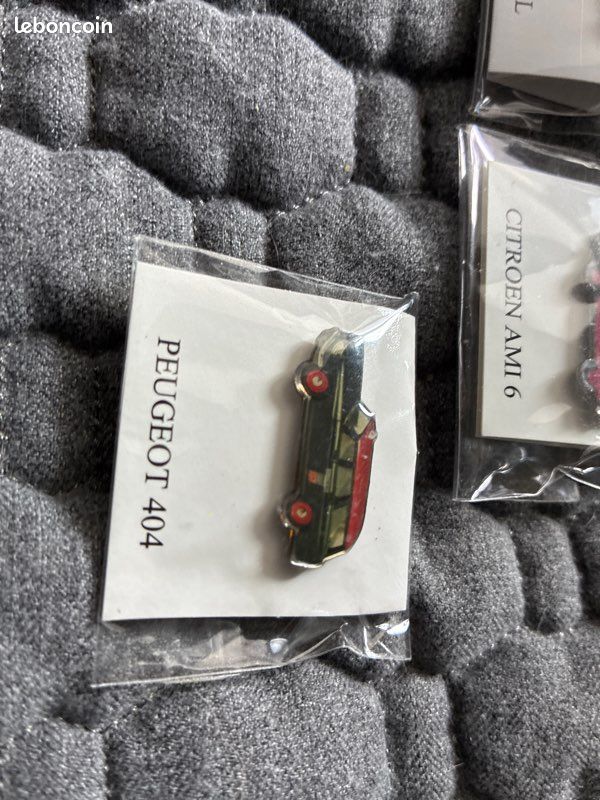 PIN' S SPORT Tennis ROLAND GARROS, PEUGEOT 205 décapotable signé METARGENT EUR 12,99 - FR