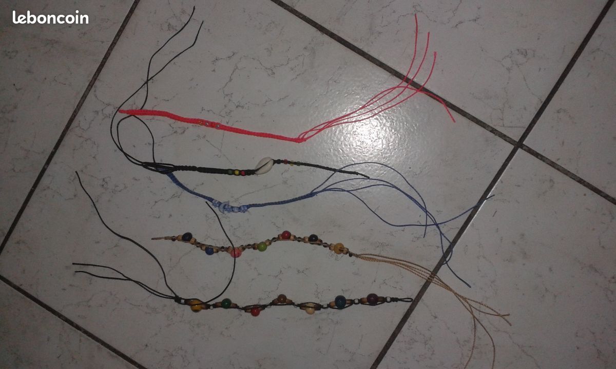 Bracelets (image 1)