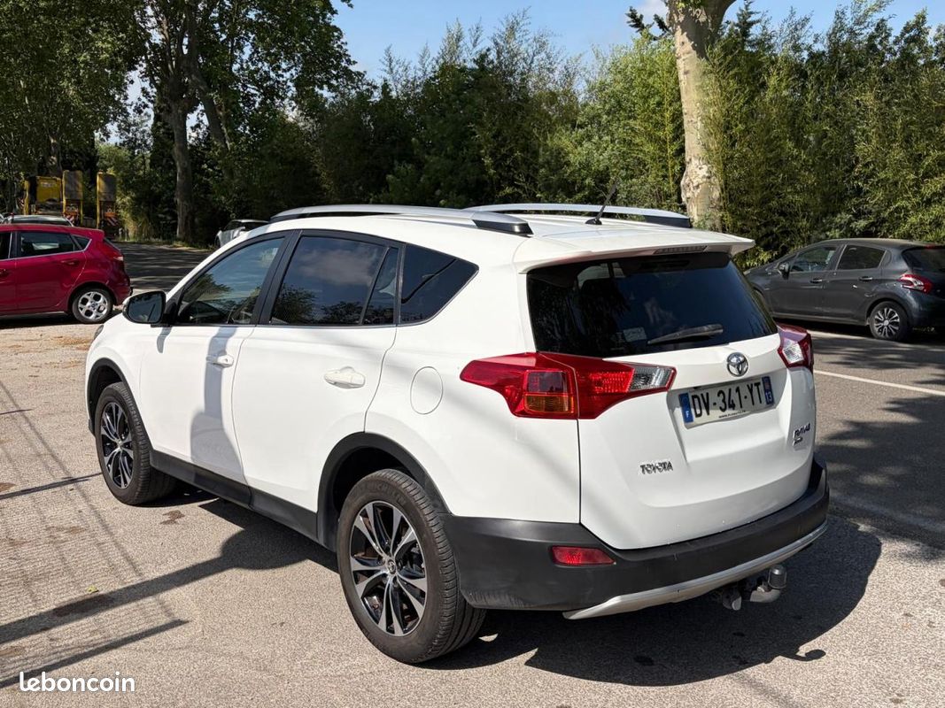 TOYOTA RAV 4 150 D-4D Life Edition 4X4 (image 8)