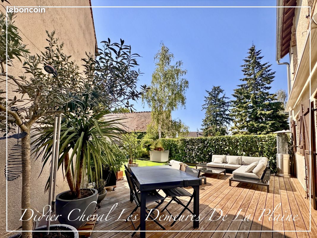 Maison 6 pièces 157 m² · à Bailly · 157 m² · 689 000 €