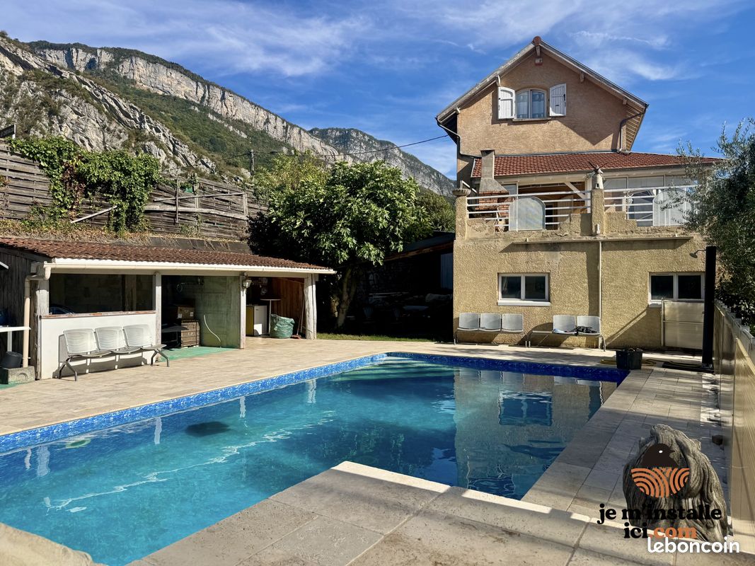 Maison 5 pièces 151 m² · à Voreppe · 151 m² · 389 000 €
