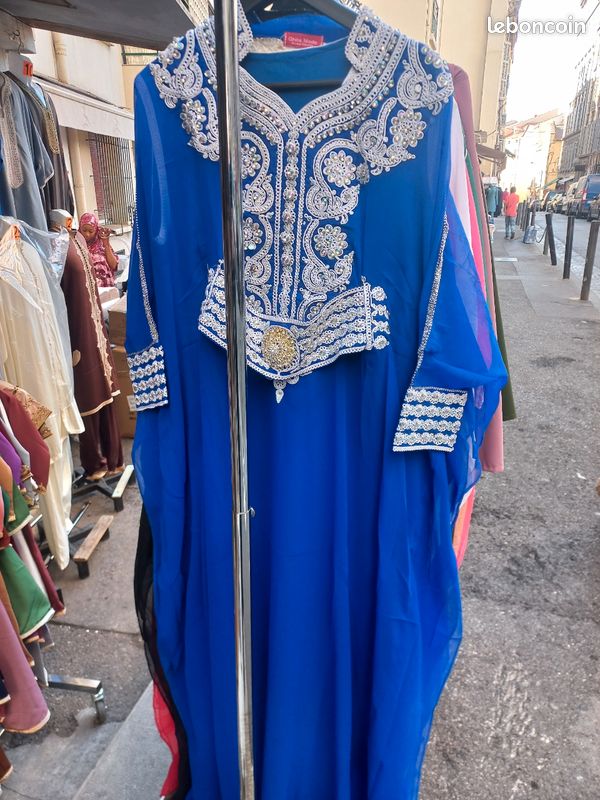 Robe traditionnelle (image 1)