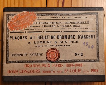 Lot De 38 Plaques Photographiques Gélatino-bromure D'argent – Vintage