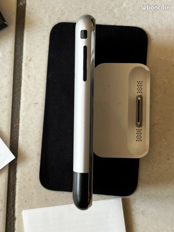 IPhone 2G 8Go - Édition O2 - Boîte Complète - Très Bon État - Collection