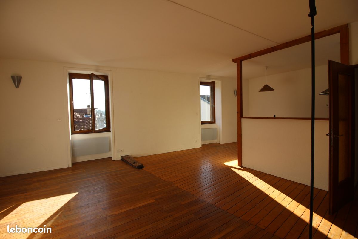 Appartement 3 pièces 72 m² · à Bourg-en-Bresse · 72 m² · 700 €/mois