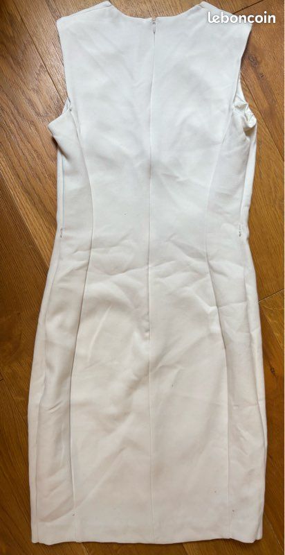Robe blanche crème taille S parfait état (image 2)