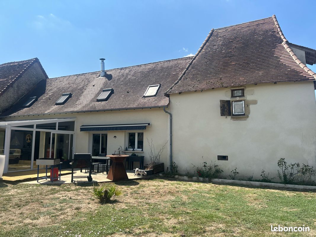 Maison 7 pièces 185 m² · à Saint-Pierre-de-Chignac · 185 m² · 360 000 €