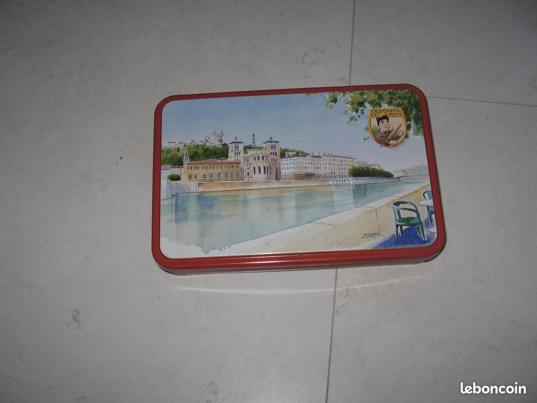 Boite rectangulaire en métal" GUIGNOL DE LYON" (image 1)