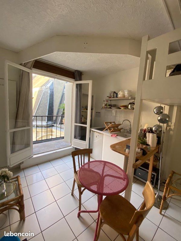 Appartement 1 pièce 15 m² · à Paris · 14,8 m² · 699 €/mois