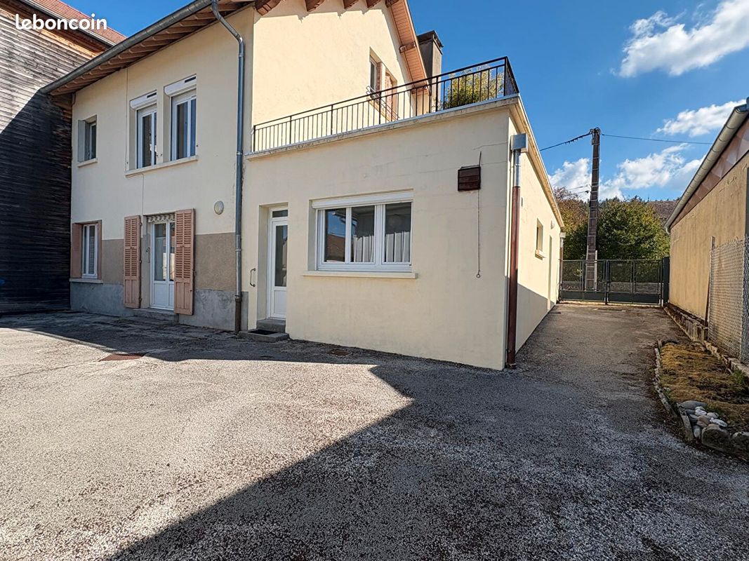 Appartement 5 pièces 122 m² · à Sirod · 122 m² · 142 000 €