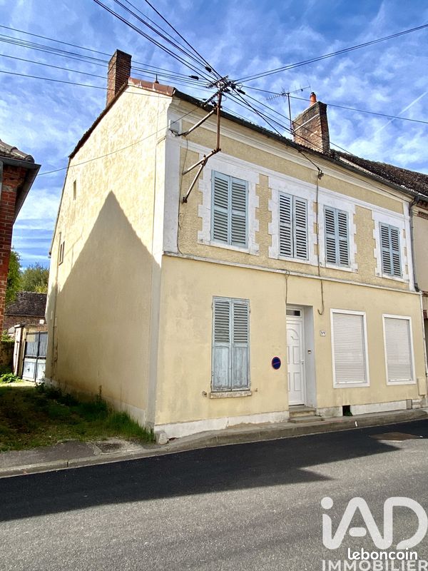 Maison 8 pièces 193 m² · à Traînel · 193 m² · 159 800 €