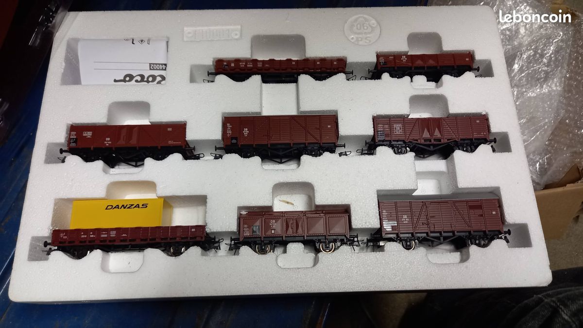 LIMA HO LOT de 4 wagons marchandises AIR LIQUIDE MOBILOIL SHELL , ciment EUR 25,00 - FR