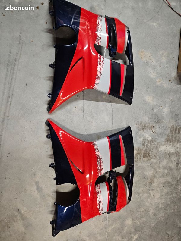 Flanc De Carénage Pour Honda CBR 1000 F - Occasion, Avec Marques D'usure