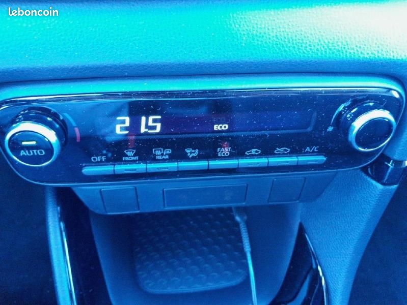 Toyota Yaris 116h Design 5p MY25 (image 25)