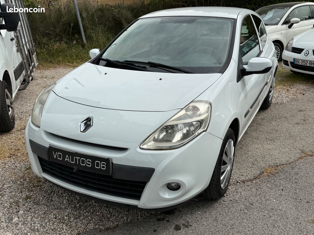 Renault Clio III 1,5 Dci 75cv Societé (image 2)