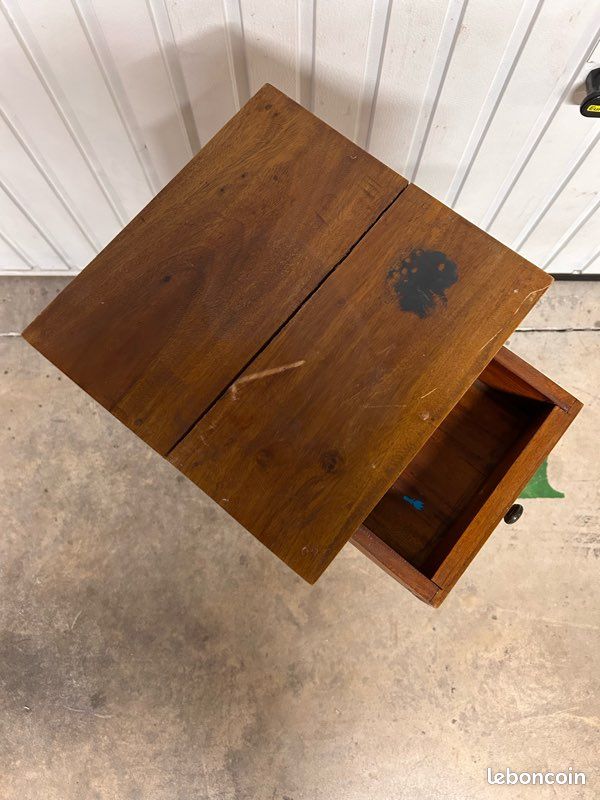 Table guéridon en bois (image 2)