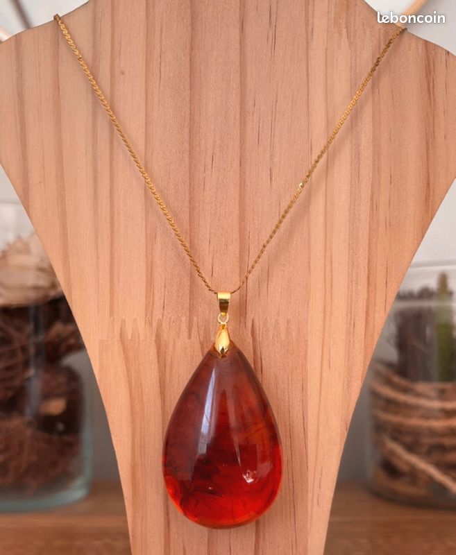 Collier en Ambre véritable. (Gebraucht) in Lausanne für CHF 64 – mit
