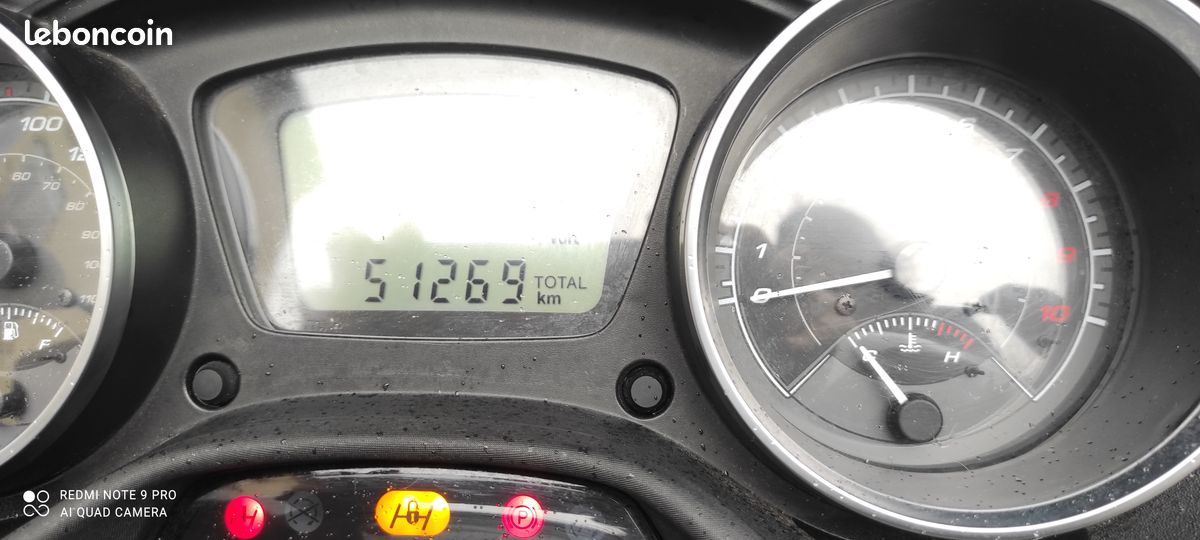 Piaggio MP3 (image 1)