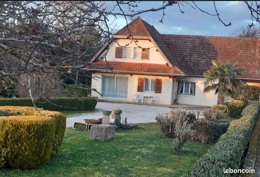 Maison 160 m2 sur grande propriété ( 800 m2 Terrain constructible Louhans-Châteaurenaud