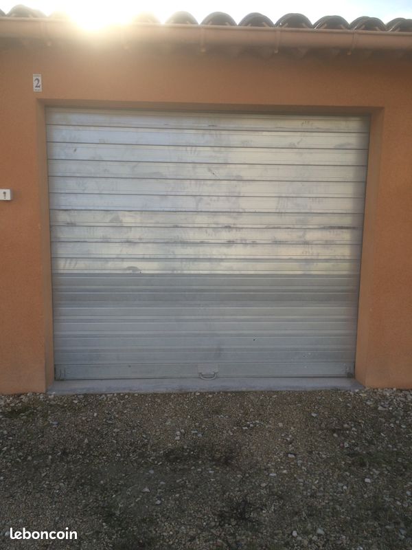 A louer Garage résidentiel récent Pertuis · 150 €