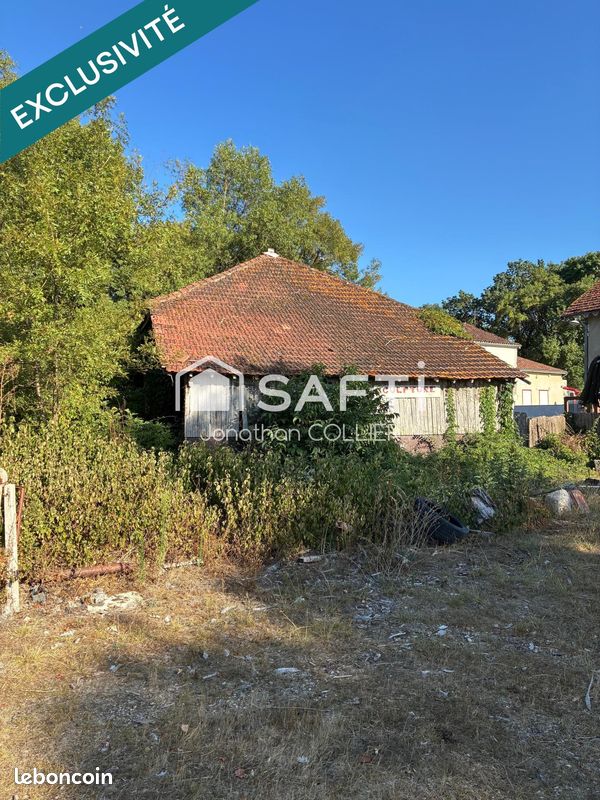 Terrain 1900 m² · à Dému · 1 900 m² · 66 000 €