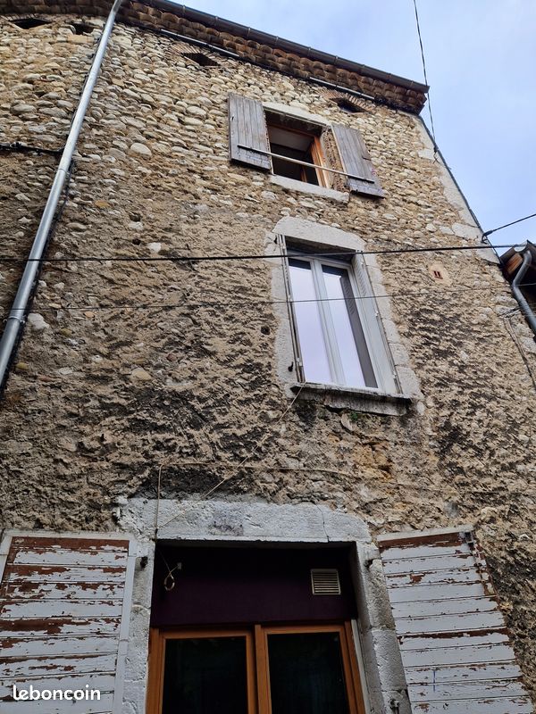 Maison 3 pièces 90 m² · à Die · 90 m² · 90 000 €